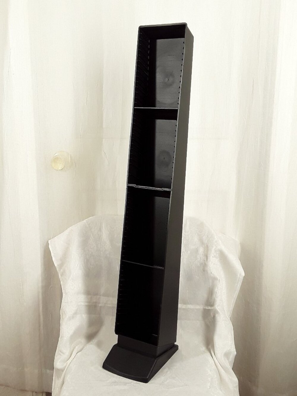 cracked, vtg Laserline 60 CD Tower, 35" Storage Rack Display Case, plastic black